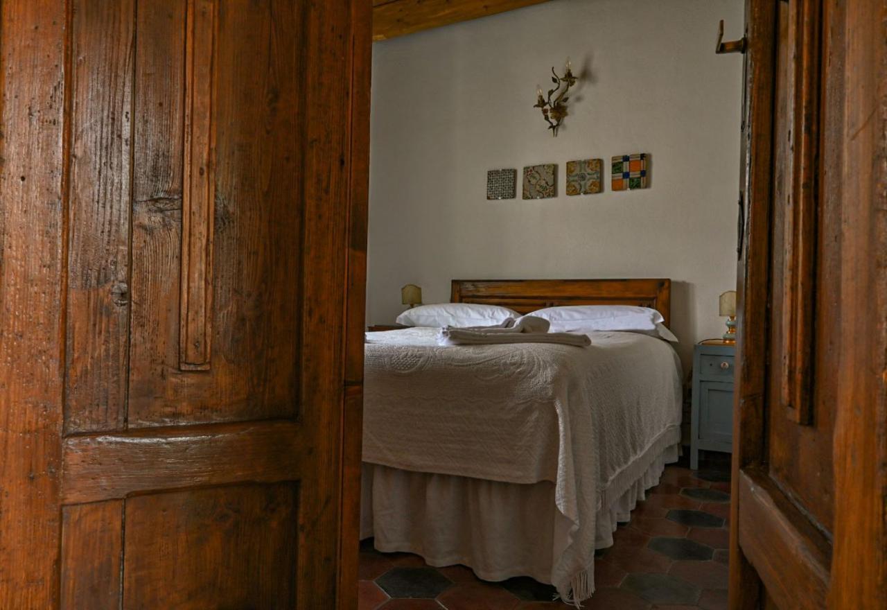 Cortis Antigas Bed and Breakfast Gesturi Buitenkant foto