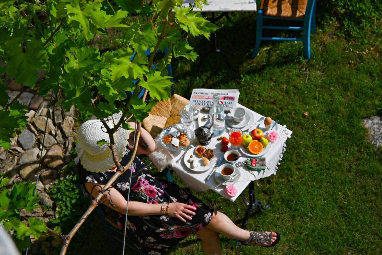 Cortis Antigas Bed and Breakfast Gesturi Buitenkant foto