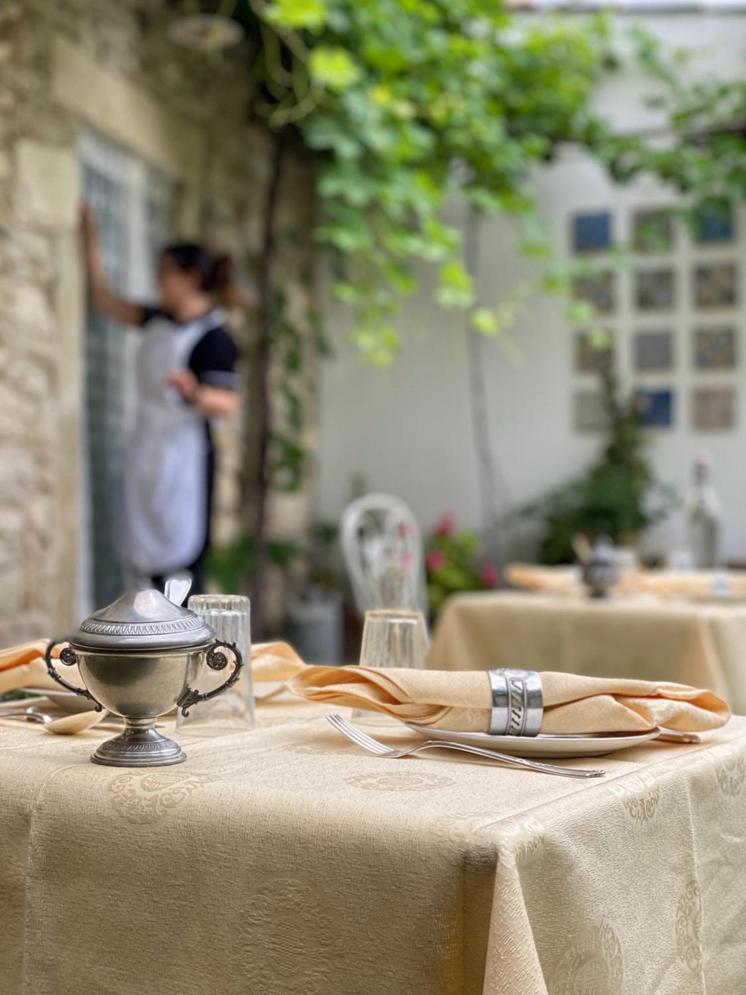 Cortis Antigas Bed and Breakfast Gesturi Buitenkant foto