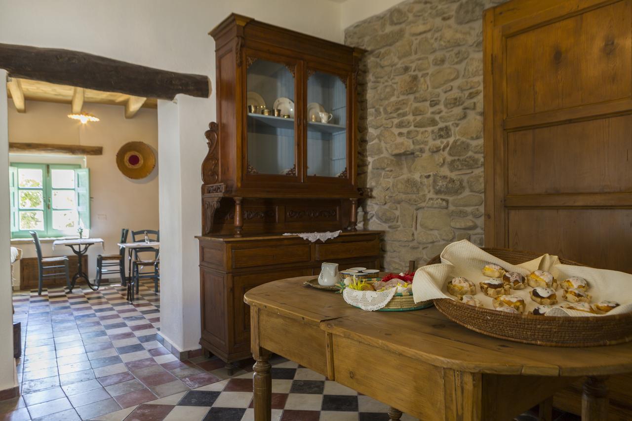 Cortis Antigas Bed and Breakfast Gesturi Buitenkant foto