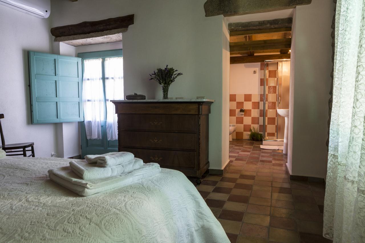 Cortis Antigas Bed and Breakfast Gesturi Buitenkant foto