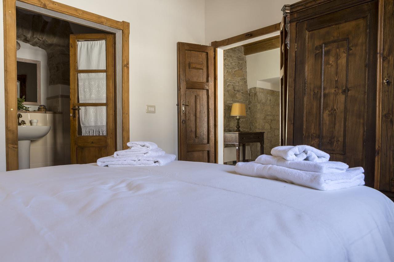 Cortis Antigas Bed and Breakfast Gesturi Buitenkant foto